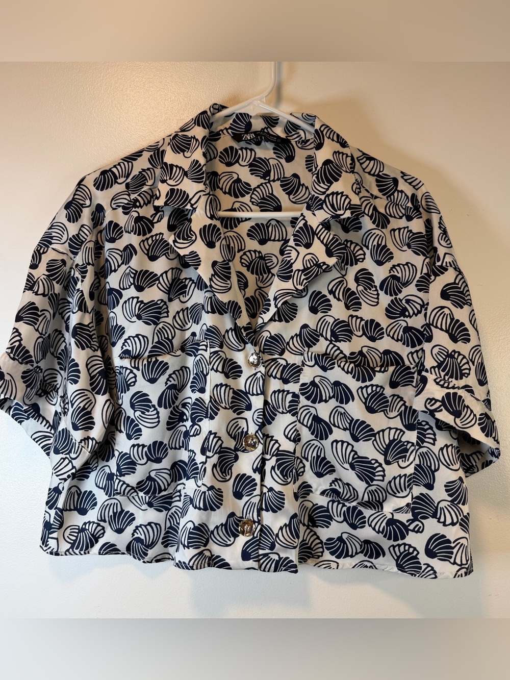 Zara Navy & White Shell-Print Button Front Crop Top Women’s Medium